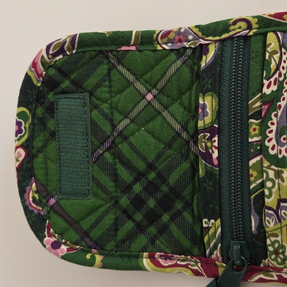 Vera Bradley Green & Pink Wallet. - Picture 5 of 11